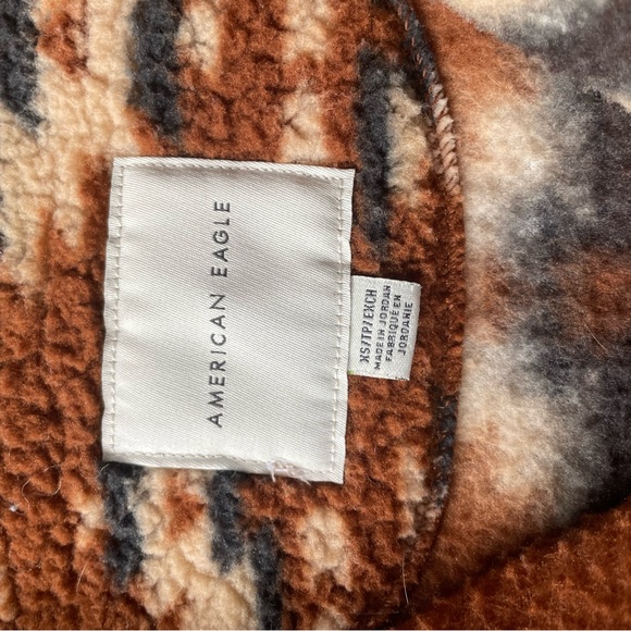 Aztec Patterned Fleece Pullover - Picture 4 of 4